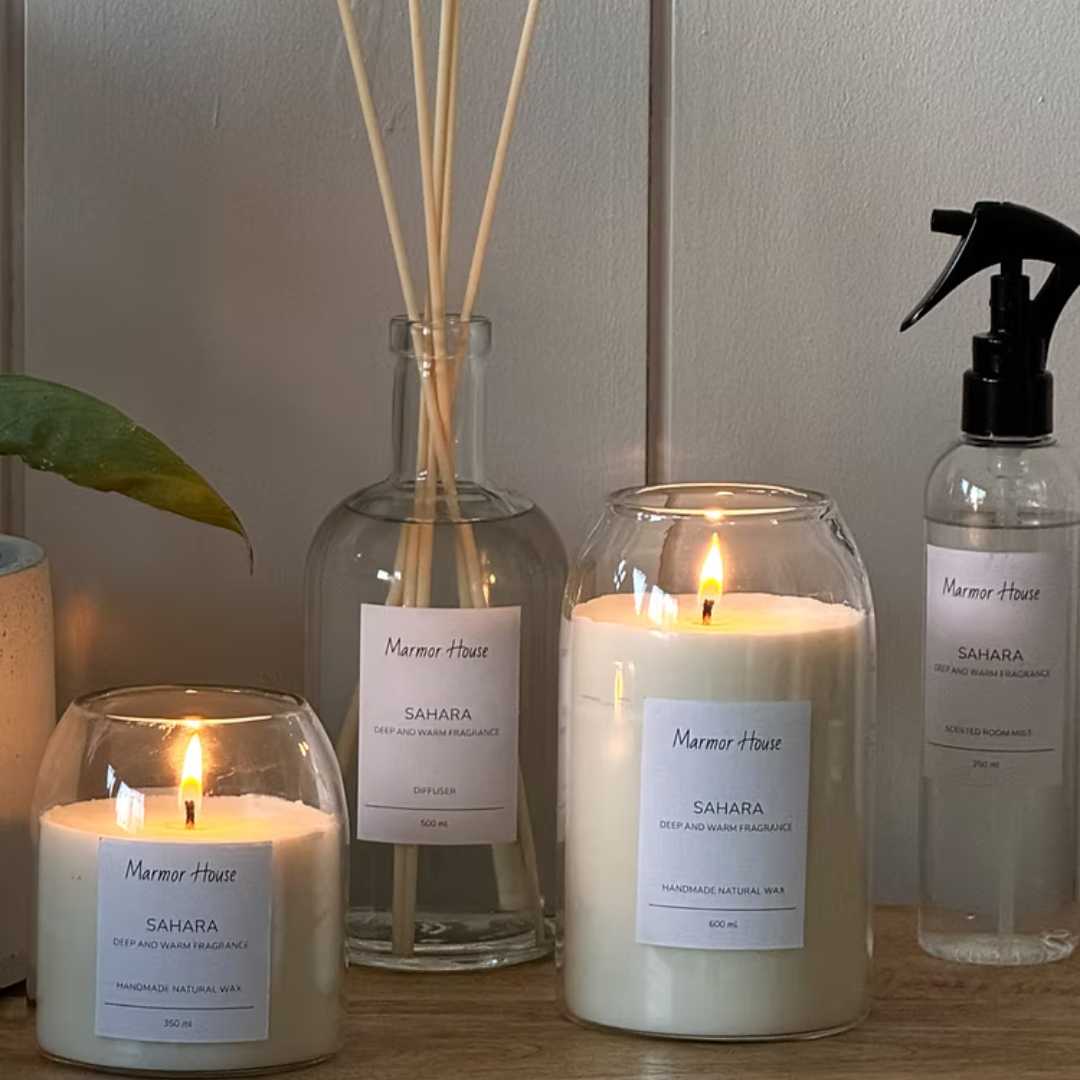 נרות ומפיצי ריח – אווירה חמימה וניחוחות שמרגיעים את הבית