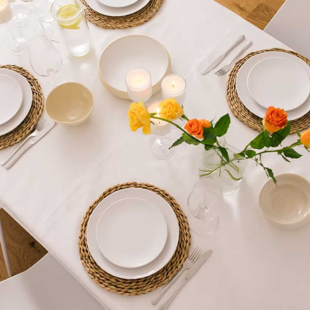 מפת שולחן לבנה