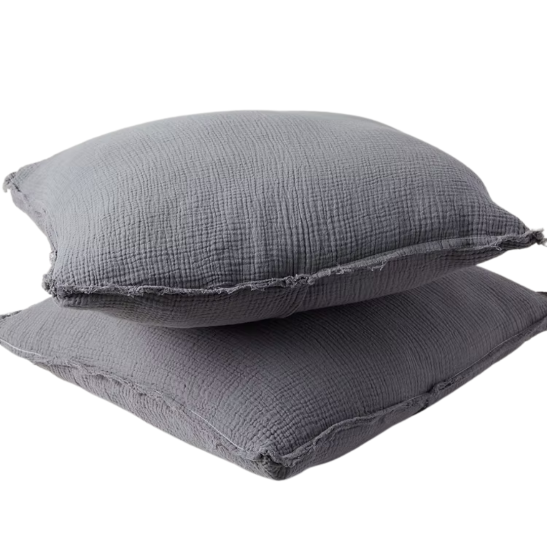 שילוב של כריות בגוונים דומים ומרקם טטרה ייחודי יוצר מראה רגוע, עשיר ומלא בסטייל. אתן מוזמנות להניח אותן בסלון, בחדר השינה או סתם על כיסא אהוב, לעיצוב מיטבי ולתחושת חמימות ורכות בבית.