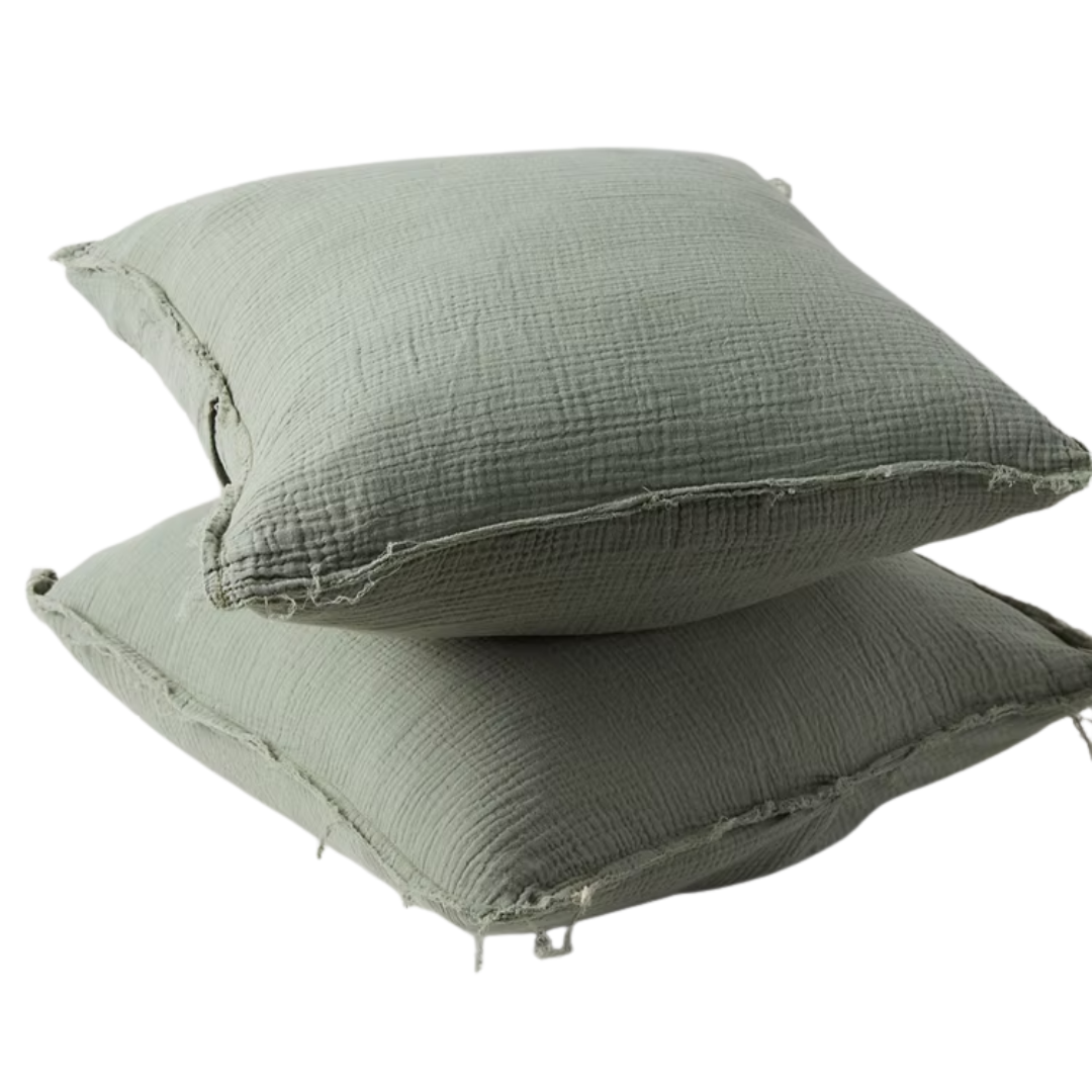 הי רושם פה כמה הערות שבמקרה נכנסתי לאתר ושמתי לב (הכל דסקטופ):
1. דסקטופ - רכישה מהירה, לדעתי הייתי מסיר את זה, מתנהג כמו מוזר לוקח המון מקום מהמסך (תיארתי לעצמי שיהיה MODAL שיצוץ במקום ואז הוספה לסל) 
2. ⁠אין כפתור הוספה לסל
3. ⁠הסרטונים הרצים באתר לדעתי קצת מכבידים - צריך לבדוק את זה
4. ⁠כשנכנסים למצעים יש 2 כפתורים מצעי כותנה מצרית או גרסי - יותר מדי FRICTION, צריך להכניס אותם ישר לדף המוצרים ולתת להם אולי בצד ימין לפלטר או משהו בסגנון
5. ⁠בדף מוצר של  סט מצעים לבן - 100% כותנה מצרית, יש 5 ביקורות - נראה