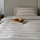 מצעי כותנה מצרית צפיפות 500, עשויים מסיבים דקים וחזקים עם כ-500 חוטים בכל אינץ', מה שהופך אותם לאיכותיים ועמידים לשנים רבות!

מצעים רכים ומפנקים שיהפכו את חדר השינה שלך להרגיש כמו בית מלון. מוצר הדגל שלנו, כותנה מצרית סרוגה באריגת סאטן, הצפיפות גבוהה והאיכותית לחוויית שינה מפנקת.