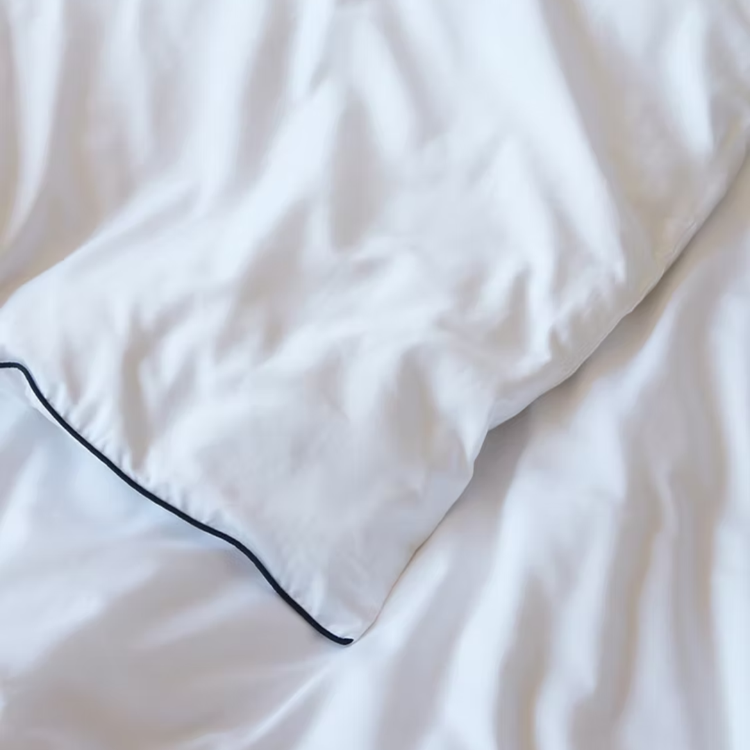 מצעי כותנה מצרית צפיפות 500, עשויים מסיבים דקים וחזקים עם כ-500 חוטים בכל אינץ', מה שהופך אותם לאיכותיים ועמידים לשנים רבות!

מצעים רכים ומפנקים שיהפכו את חדר השינה שלך להרגיש כמו בית מלון. מוצר הדגל שלנו, כותנה מצרית סרוגה באריגת סאטן, הצפיפות גבוהה והאיכותית לחוויית שינה מפנקת.