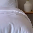 מצעי כותנה מצרית צפיפות 500, עשויים מסיבים דקים וחזקים עם כ-500 חוטים בכל אינץ', מה שהופך אותם לאיכותיים ועמידים לשנים רבות!

מצעים רכים ומפנקים שיהפכו את חדר השינה שלך להרגיש כמו בית מלון. מוצר הדגל שלנו, כותנה מצרית סרוגה באריגת סאטן, הצפיפות גבוהה והאיכותית לחוויית שינה מפנקת.