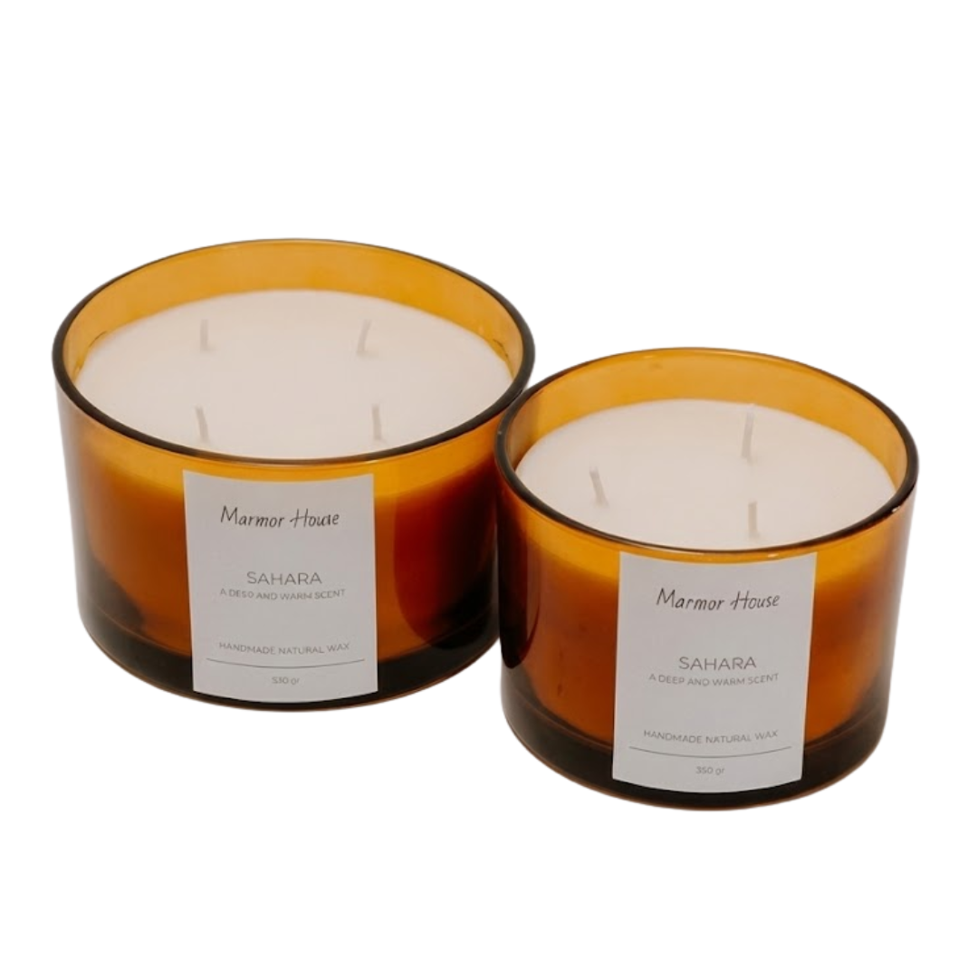 נר מעוצב בכלי זכוכית איכותי, יוקרתי ואלגנטי שימלא את הבית שלך בניחוח ממכר! הנר עשוי משעוות סויה טבעית, עם ריח ייחודי שמעניק לכל חלל אווירה של בית מלון יוקרתי.

קולקציית SAHARA תביא אליך את תחושת הפינוק והסטייל, עם ניחוח עשיר ועוטף שמשרה חמימות אך שומר על רעננות וניקיון. זה כל מה שצריך כדי ליהנות מריח מושלם ומרגיע בכל פינה בבית.