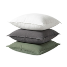 שילוב של כריות בגוונים דומים ומרקם טטרה ייחודי יוצר מראה רגוע, עשיר ומלא בסטייל. אתן מוזמנות להניח אותן בסלון, בחדר השינה או סתם על כיסא אהוב, לעיצוב מיטבי ולתחושת חמימות ורכות בבית.