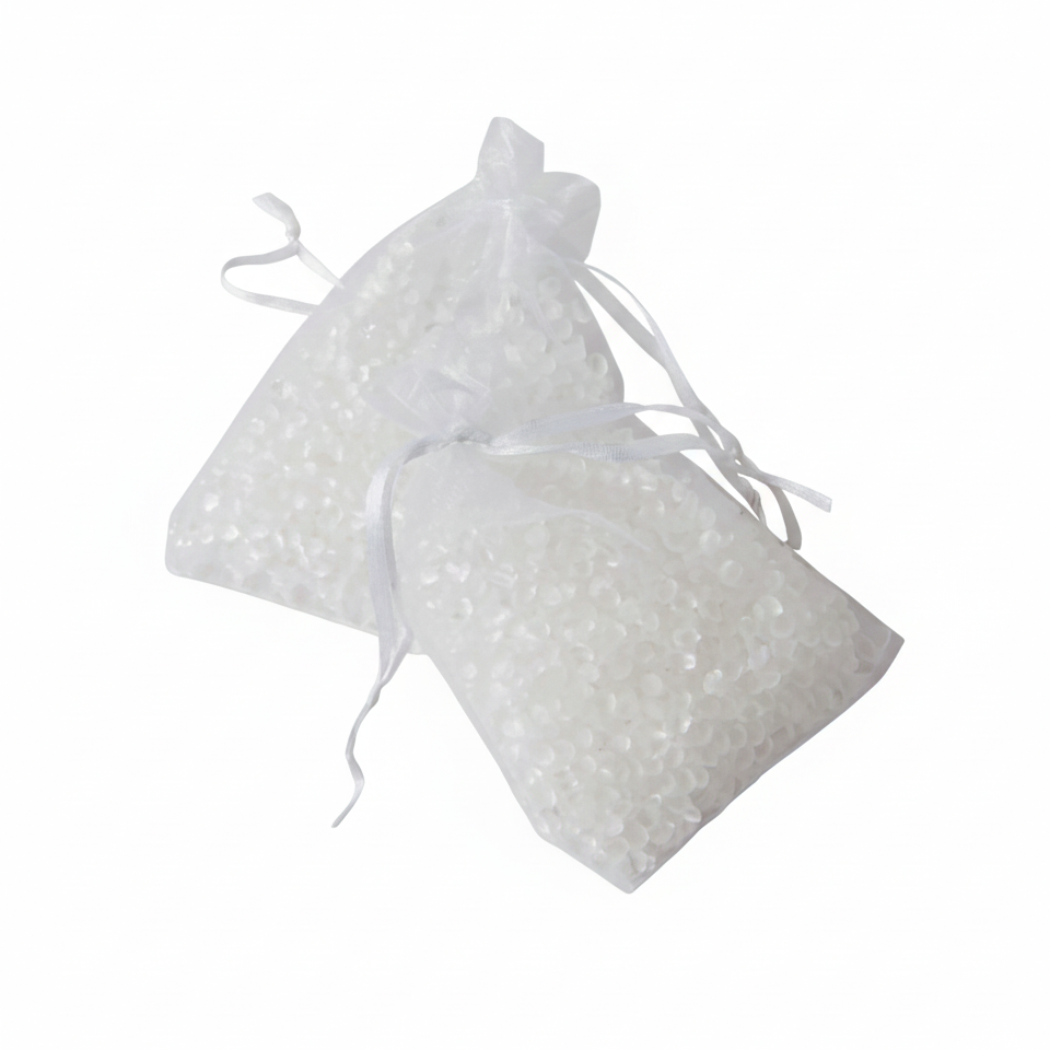 שקיקי ריח אלגנטיים במילוי כדורים ריחניים, המיועדים לבשם ולהפיץ ארומה נעימה בארונות, מגירות, תיקים וחללים קטנים.

הפתרון המושלם לשמירה על רעננות הבגדים והמצעים לאורך זמן.